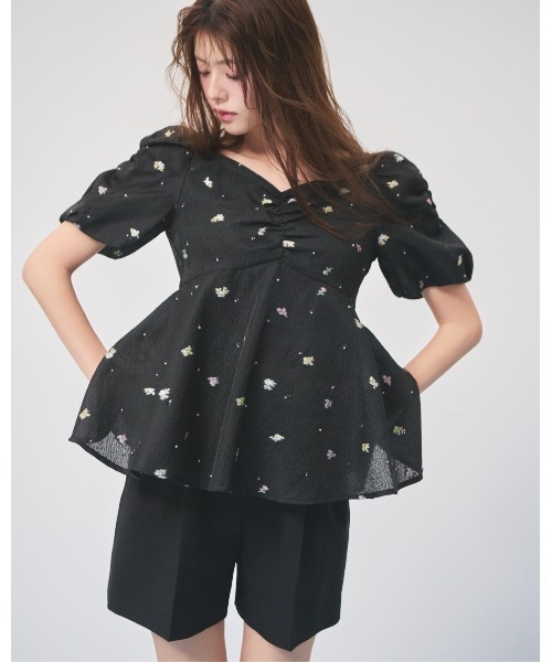 CELFORD（セルフォード）の「小花ジャガードペプラムブラウス（シャツ/ブラウス・レディース・イエロー/ブラック/オフホワイト・36/38）」の2枚目の写真