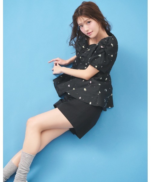 CELFORD（セルフォード）の「小花ジャガードペプラムブラウス（シャツ/ブラウス・レディース・イエロー/ブラック/オフホワイト・36/38）」の4枚目の写真