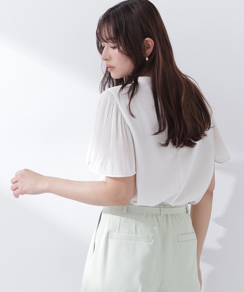 NATURAL BEAUTY BASIC（ナチュラルビューティーベーシック）の「◇楊柳フレアスリーブブラウス（シャツ/ブラウス・レディース・ピンク/チャコールグレー/オフホワイト・SMALL/MEDIUM）」の7枚目の写真