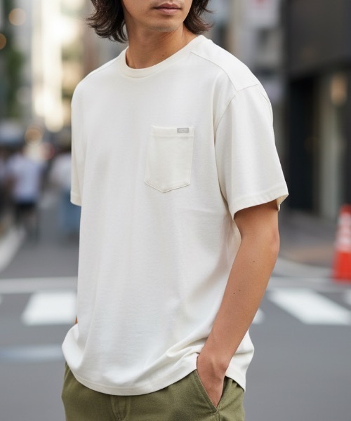 RVCA(ルーカ)の「RVCA メンズ VACANCY PKT SS Tシャツ 【2026年春夏モデル】(Tシャツ/カットソー・メンズ・ブラック系その他/オリーブ/アイボリー/ピンク系その他/ブルー系その他・MEDIUM/LARGE/X-LARGE/SMALL)」の2枚目の写真