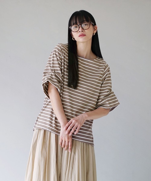 zootie（ズーティー）の「スタイルアップ デザインスリーブ カットソー［五分袖］（Tシャツ/カットソー・レディース・オフホワイト/グレイッシュブルー/ライトブルー/レッド系/ブラック/ライトアッシュグレー/ベージュ系/ブラック×ホワイト/チャコール・3L/L-XL/M-L）」の15枚目の写真