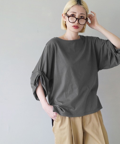 zootie（ズーティー）の「スタイルアップ デザインスリーブ カットソー［五分袖］（Tシャツ/カットソー・レディース・オフホワイト/グレイッシュブルー/ライトブルー/レッド系/ブラック/ライトアッシュグレー/ベージュ系/ブラック×ホワイト/チャコール・3L/L-XL/M-L）」の16枚目の写真