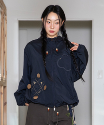 RuNaKi'Hu'（ルナキフ）の「WXJ040 カメオトフリルウインドブレーカー (ブラック)（ナイロンジャケット）」