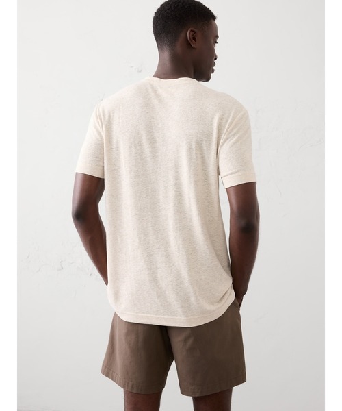 BANANA REPUBLIC FACTORY STORE（バナナリパブリック ファクトリーストア）の「BANANA REPUBLIC FACTORY STORE　　スタンダードフィット リネンブレンド ノッチネック Tシャツ（Tシャツ/カットソー・メンズ・ベージュ/ネイビー/ブルー/ピンク/グリーン・XL/M/S/L）」の9枚目の写真
