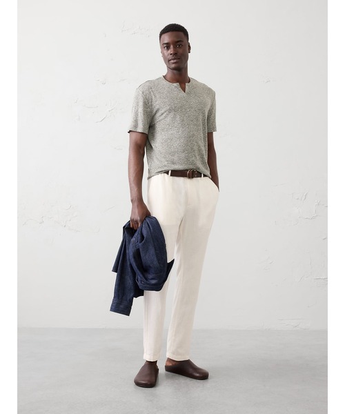 BANANA REPUBLIC FACTORY STORE（バナナリパブリック ファクトリーストア）の「BANANA REPUBLIC FACTORY STORE　　スタンダードフィット リネンブレンド ノッチネック Tシャツ（Tシャツ/カットソー・メンズ・ベージュ/ネイビー/ブルー/ピンク/グリーン・XL/M/S/L）」の11枚目の写真