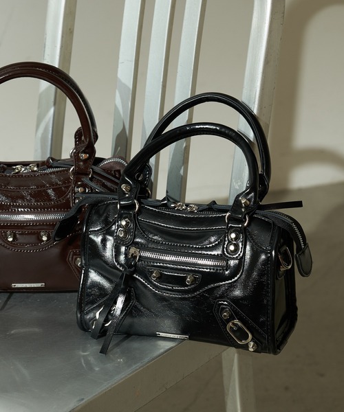 RAY CASSIN（レイカズン）の「【500mlペットボトル収納可】ショルダー付きスクエアバッグ（ショルダーバッグ・レディース・ダークブラウン/ブラック・FREE）」の3枚目の写真