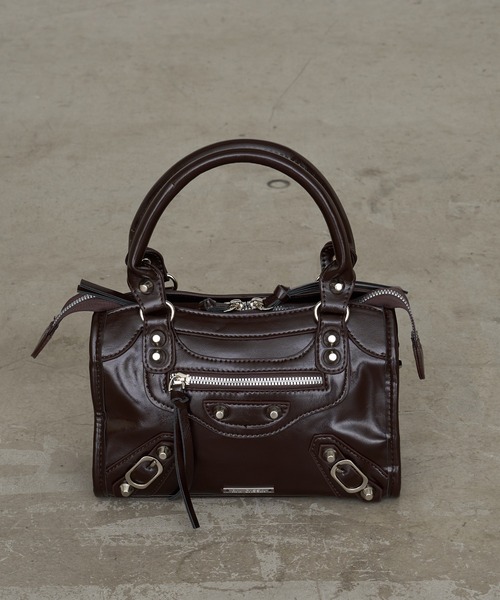 RAY CASSIN（レイカズン）の「【500mlペットボトル収納可】ショルダー付きスクエアバッグ（ショルダーバッグ・レディース・ダークブラウン/ブラック・FREE）」の15枚目の写真