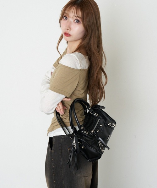 RAY CASSIN（レイカズン）の「【500mlペットボトル収納可】ショルダー付きスクエアバッグ（ショルダーバッグ・レディース・ダークブラウン/ブラック・FREE）」の6枚目の写真