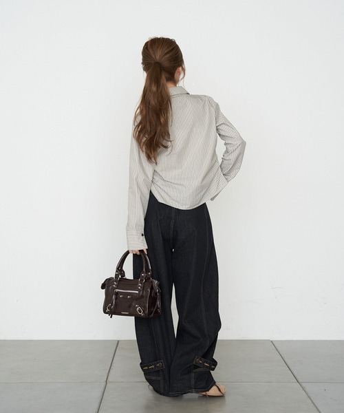 RAY CASSIN（レイカズン）の「【500mlペットボトル収納可】ショルダー付きスクエアバッグ（ショルダーバッグ・レディース・ダークブラウン/ブラック・FREE）」の20枚目の写真