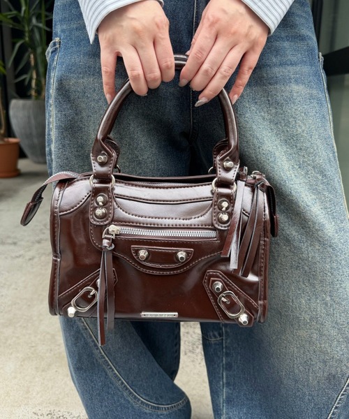 RAY CASSIN（レイカズン）の「【500mlペットボトル収納可】ショルダー付きスクエアバッグ（ショルダーバッグ・レディース・ダークブラウン/ブラック・FREE）」の21枚目の写真