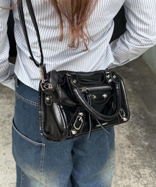 RAY CASSIN（レイカズン）の「【500mlペットボトル収納可】ショルダー付きスクエアバッグ（ショルダーバッグ・レディース・ダークブラウン/ブラック・FREE）」の10枚目の写真