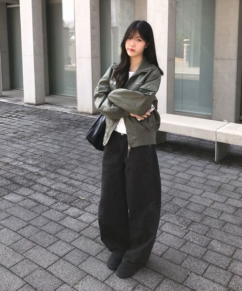 INDUST(インダスト)の「ピグメントウォッシュカーブワイドパンツ_チャコール(その他パンツ・レディース・チャコール・1(S)/2(M)/3(L))」の8枚目の写真