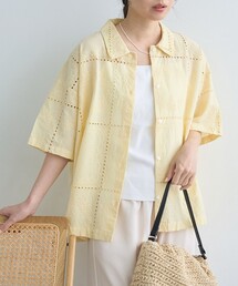 パッチワーク風フラワー刺繍半袖シャツ（インフルエンサー紹介アイテム）