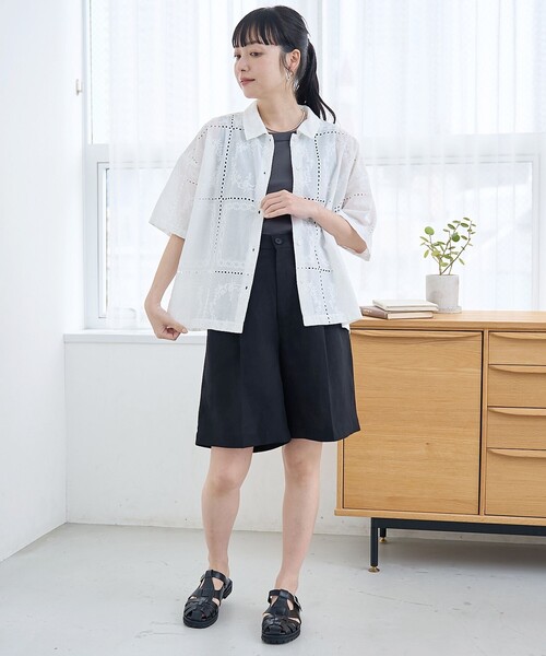 coen(コーエン)の「パッチワーク風フラワー刺繍半袖シャツ(インフルエンサー紹介アイテム)(シャツ/ブラウス・レディース・オフホワイト/ブラック/クリーム・M/L)」の4枚目の写真