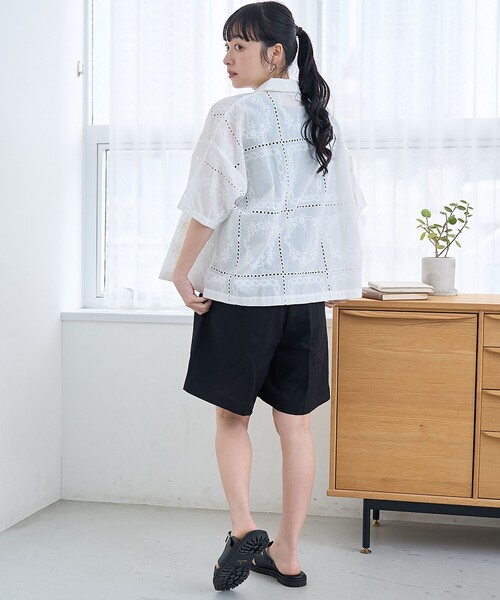 coen(コーエン)の「パッチワーク風フラワー刺繍半袖シャツ(インフルエンサー紹介アイテム)(シャツ/ブラウス・レディース・オフホワイト/ブラック/クリーム・M/L)」の5枚目の写真