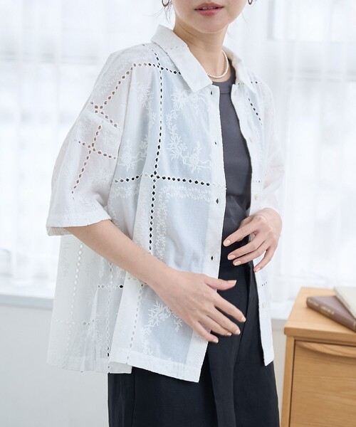 coen(コーエン)の「パッチワーク風フラワー刺繍半袖シャツ(インフルエンサー紹介アイテム)(シャツ/ブラウス・レディース・オフホワイト/ブラック/クリーム・M/L)」の8枚目の写真
