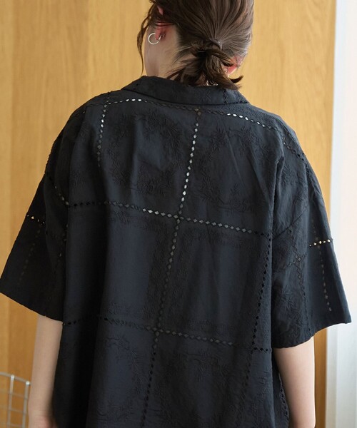 coen(コーエン)の「パッチワーク風フラワー刺繍半袖シャツ(インフルエンサー紹介アイテム)(シャツ/ブラウス・レディース・オフホワイト/ブラック/クリーム・M/L)」の15枚目の写真
