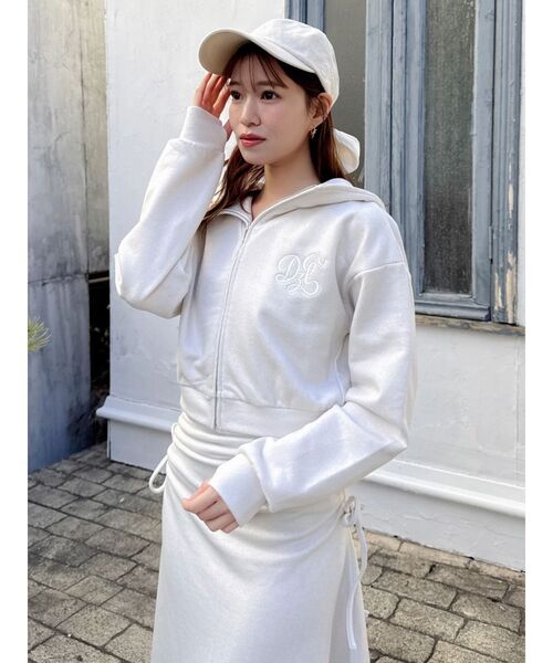 dazzlin（ダズリン）の「【UV】ロゴジップショートパーカー（パーカー・レディース・アイボリー/ネイビー/ピンク・FREE）」の4枚目の写真