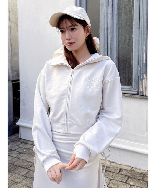 dazzlin（ダズリン）の「【UV】ロゴジップショートパーカー（パーカー・レディース・アイボリー/ネイビー/ピンク・FREE）」の11枚目の写真