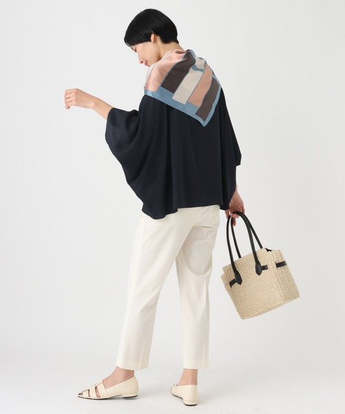 Elura(エルーラ)の「≪UVカット・セットアップ対応≫シャリサラプルオーバー/661827(シャツ/ブラウス・レディース・ダークブラウン/ライトピンク/ネイビー/ベージュ・FREE)」の12枚目の写真