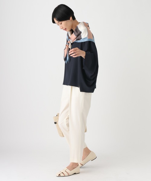 Elura(エルーラ)の「≪UVカット・セットアップ対応≫シャリサラプルオーバー/661827(シャツ/ブラウス・レディース・ダークブラウン/ライトピンク/ネイビー/ベージュ・FREE)」の10枚目の写真