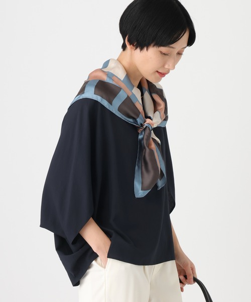 Elura(エルーラ)の「≪UVカット・セットアップ対応≫シャリサラプルオーバー/661827(シャツ/ブラウス・レディース・ダークブラウン/ライトピンク/ネイビー/ベージュ・FREE)」の8枚目の写真