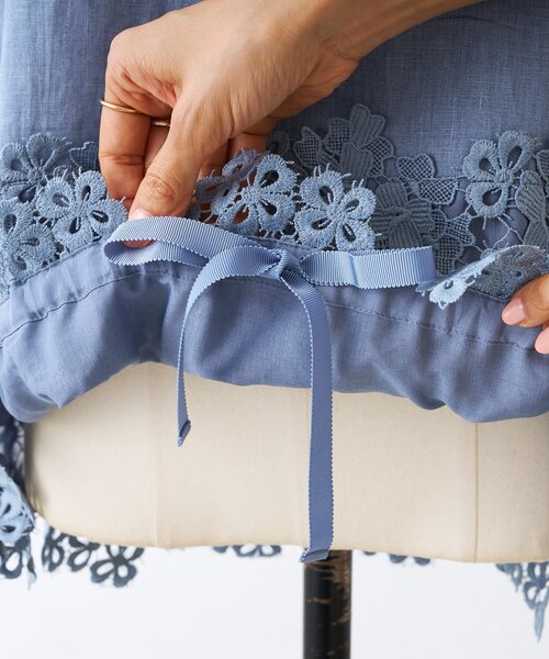 BEARDSLEY（ビアズリー）の「《4/1(水)20：00予約開始》裾レースリネンブラウス（シャツ/ブラウス・レディース・ブラック/ブルー/アイボリー・FREE）」の13枚目の写真