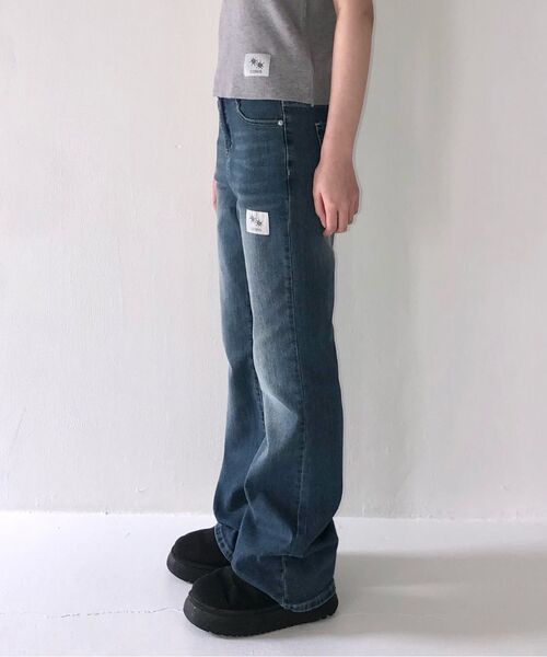COIRIS_(コイリス)の「リオラブーツカットデニムパンツ(デニムパンツ・レディース・ダークブルー・SMALL/MEDIUM)」の7枚目の写真