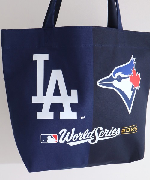 MLB(メジャーリーグベースボール)の「【MLB/メジャーリーグベースボール】アソート ワールドシリーズデザイン キャンバストートバッグ(トートバッグ・メンズ・ブルー系1/ブルー系2・FREE)」の4枚目の写真