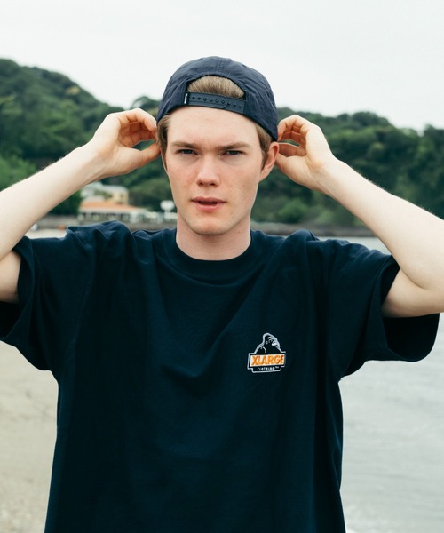 Champion(チャンピオン)の「XLARGE×Champion S/S TEE(Tシャツ/カットソー・メンズ・アッシュ/ブラック/ベージュ/ネイビー・S/M/L/XL)」の4枚目の写真