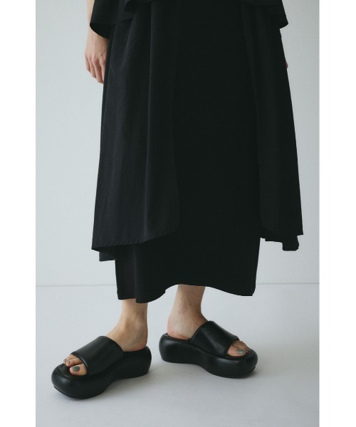 HeRIN.CYE(ヘリンドットサイ)の「Side frill pante dress / サイドフリルポンチドレス(ワンピース・レディース・ネイビー/ブラック・38/36)」の12枚目の写真