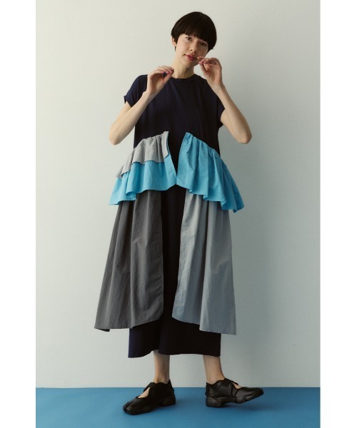 HeRIN.CYE(ヘリンドットサイ)の「Side frill pante dress / サイドフリルポンチドレス(ワンピース・レディース・ネイビー/ブラック・38/36)」の13枚目の写真