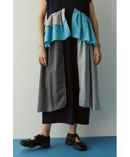 HeRIN.CYE(ヘリンドットサイ)の「Side frill pante dress / サイドフリルポンチドレス(ワンピース・レディース・ネイビー/ブラック・38/36)」の18枚目の写真