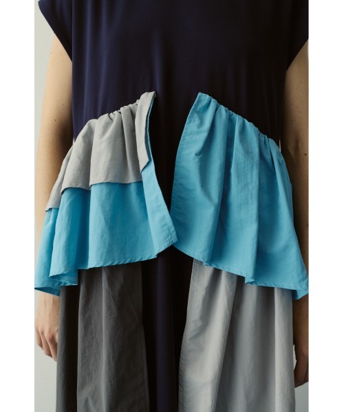 HeRIN.CYE(ヘリンドットサイ)の「Side frill pante dress / サイドフリルポンチドレス(ワンピース・レディース・ネイビー/ブラック・38/36)」の20枚目の写真
