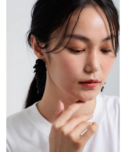 Te chichi(テチチ)の「ビーズフリンジイヤリング(ピアス(両耳用)・レディース・ゴールド/ブラック・F)」の4枚目の写真