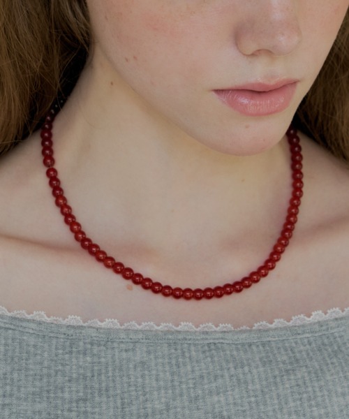 GIUNON(ジウノン)の「clear red beads necklace / クリアレッドビーズネックレス(ネックレス・レディース・レッド・FREE)」の2枚目の写真