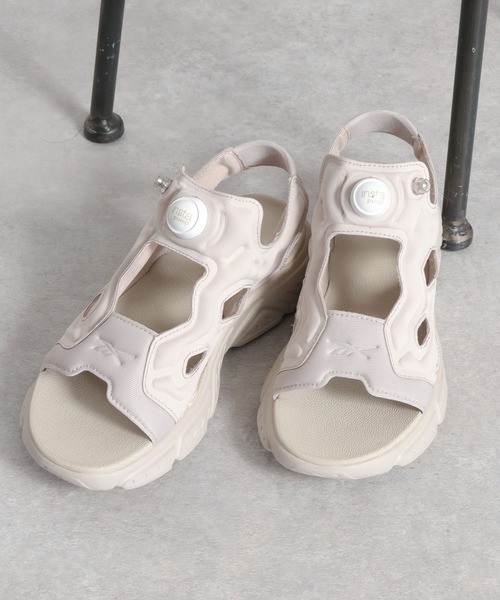 Reebok(リーボック)の「【REEBOK】INSTAPUMP FURY SANDAL インスタ ポンプフューリー サンダル(サンダル・レディース・ベージュ・L/M)」の2枚目の写真