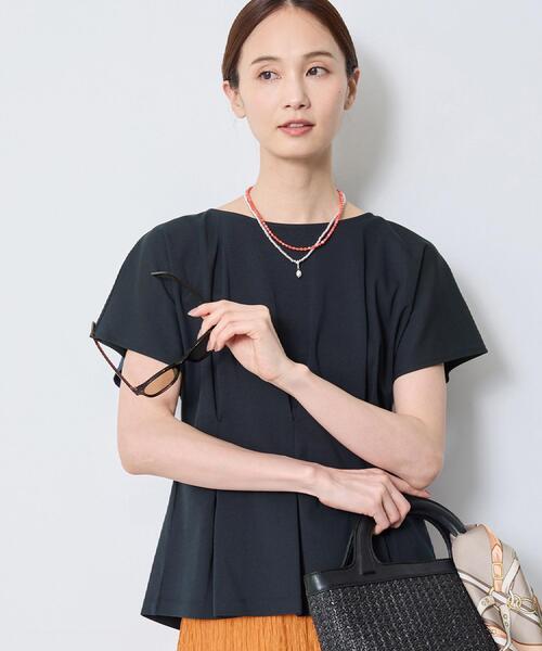Reflect(リフレクト)の「【UVカット/接触冷感/吸水速乾】タックデザインフレアトップス(Tシャツ/カットソー・レディース・ダークブラウン/ネイビー/ホワイト/ライトイエロー系・09/11/13)」の3枚目の写真