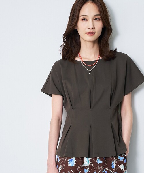 Reflect(リフレクト)の「【UVカット/接触冷感/吸水速乾】タックデザインフレアトップス(Tシャツ/カットソー・レディース・ダークブラウン/ネイビー/ホワイト/ライトイエロー系・09/11/13)」の19枚目の写真