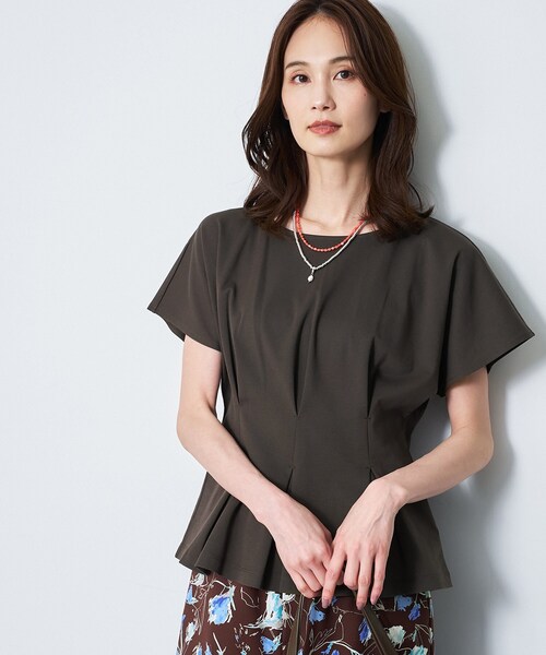 Reflect(リフレクト)の「【UVカット/接触冷感/吸水速乾】タックデザインフレアトップス(Tシャツ/カットソー・レディース・ダークブラウン/ネイビー/ホワイト/ライトイエロー系・09/11/13)」の20枚目の写真