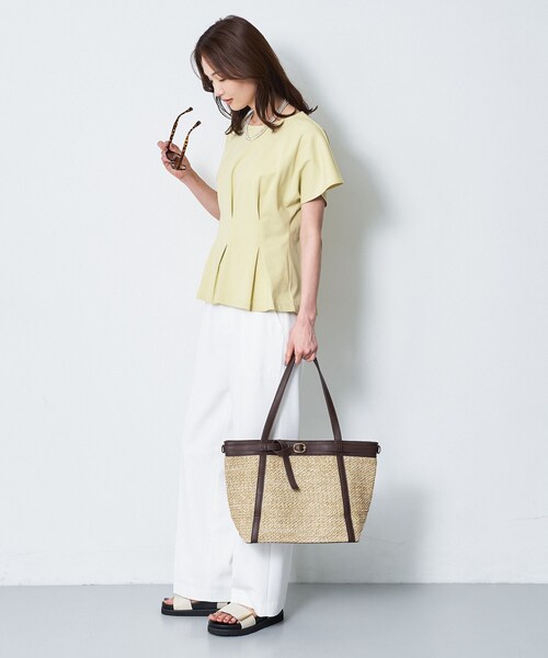 Reflect(リフレクト)の「【UVカット/接触冷感/吸水速乾】タックデザインフレアトップス(Tシャツ/カットソー・レディース・ダークブラウン/ネイビー/ホワイト/ライトイエロー系・09/11/13)」の15枚目の写真
