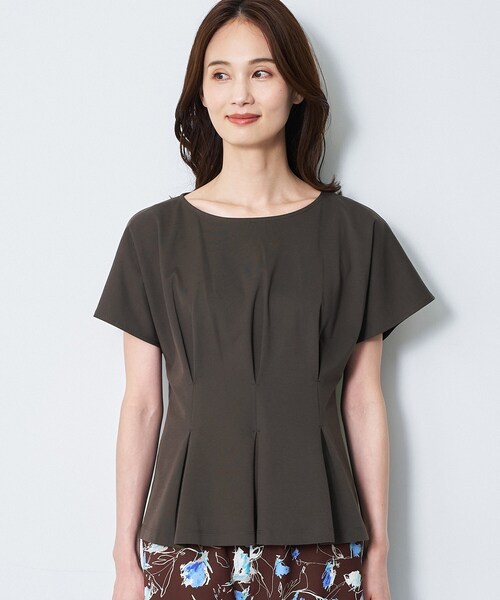 Reflect(リフレクト)の「【UVカット/接触冷感/吸水速乾】タックデザインフレアトップス(Tシャツ/カットソー・レディース・ダークブラウン/ネイビー/ホワイト/ライトイエロー系・09/11/13)」の11枚目の写真