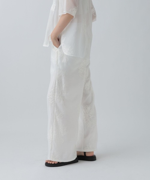 LEPSIM（レプシィム）の「シアー刺繍イージーパンツ　740395（その他パンツ・レディース・ブラック/オフホワイト・FREE）」の4枚目の写真