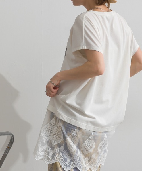 le colis(ルコリ)の「裾レース半袖チュニック(Tシャツ/カットソー・レディース・チャコールグレー/オレンジ/オフホワイト/ブルー・FREE)」の7枚目の写真