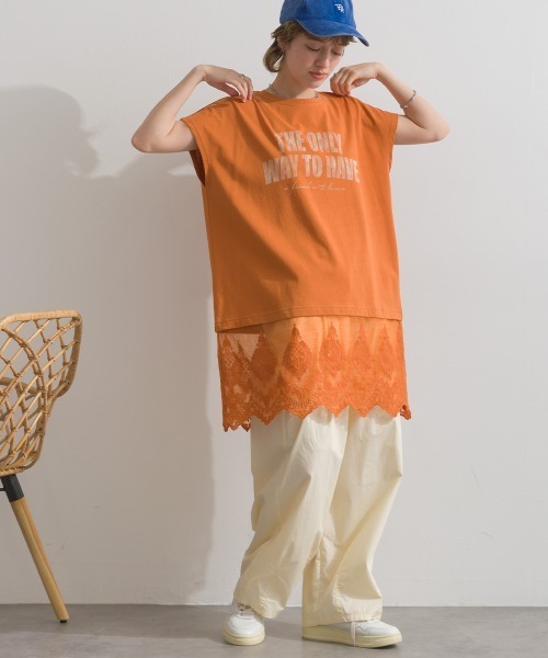 le colis(ルコリ)の「裾レース半袖チュニック(Tシャツ/カットソー・レディース・チャコールグレー/オレンジ/オフホワイト/ブルー・FREE)」の13枚目の写真