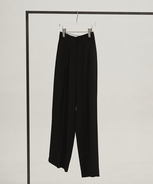 TODAYFUL（トゥデイフル）の「[TODAYFUL/トゥデイフル]Tuck Wide Trousers（スラックス・レディース・ダークブラウン/ブラック・38/36）」の2枚目の写真