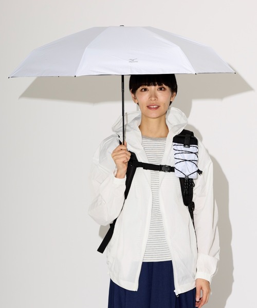 MIZUNO(ミズノ )の「遮光100% 遮熱 晴雨兼用 折りたたみ日傘 ハンズフリー(折りたたみ傘・レディース・ホワイト/ダークブルー/ブラック/グレー・FREE)」の9枚目の写真