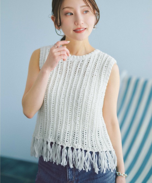 COHINA（コヒナ）の「テープヤーンフリンジヘムニット 【低身長・小柄女性】（ニット/セーター・レディース・オフホワイト/ブルー・ONE SIZE）」の3枚目の写真