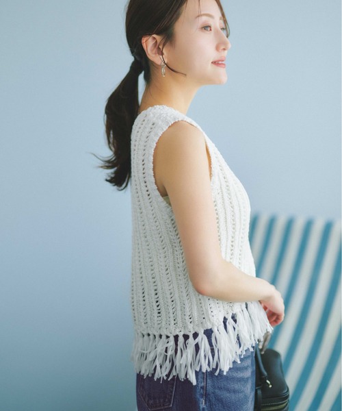 COHINA（コヒナ）の「テープヤーンフリンジヘムニット 【低身長・小柄女性】（ニット/セーター・レディース・オフホワイト/ブルー・ONE SIZE）」の4枚目の写真