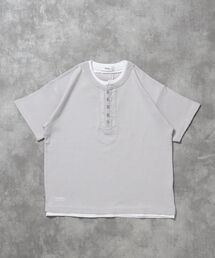 【FFEIN（フェイン）】フェイクレイヤードヘンリーネックショート丈Tシャツ/ Tシャツ ヘンリーネック 半袖 レイヤード ワンポイント シンプル 【短丈】